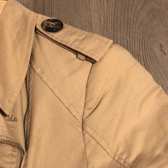 Beige trench coat - Picture 6 of 8